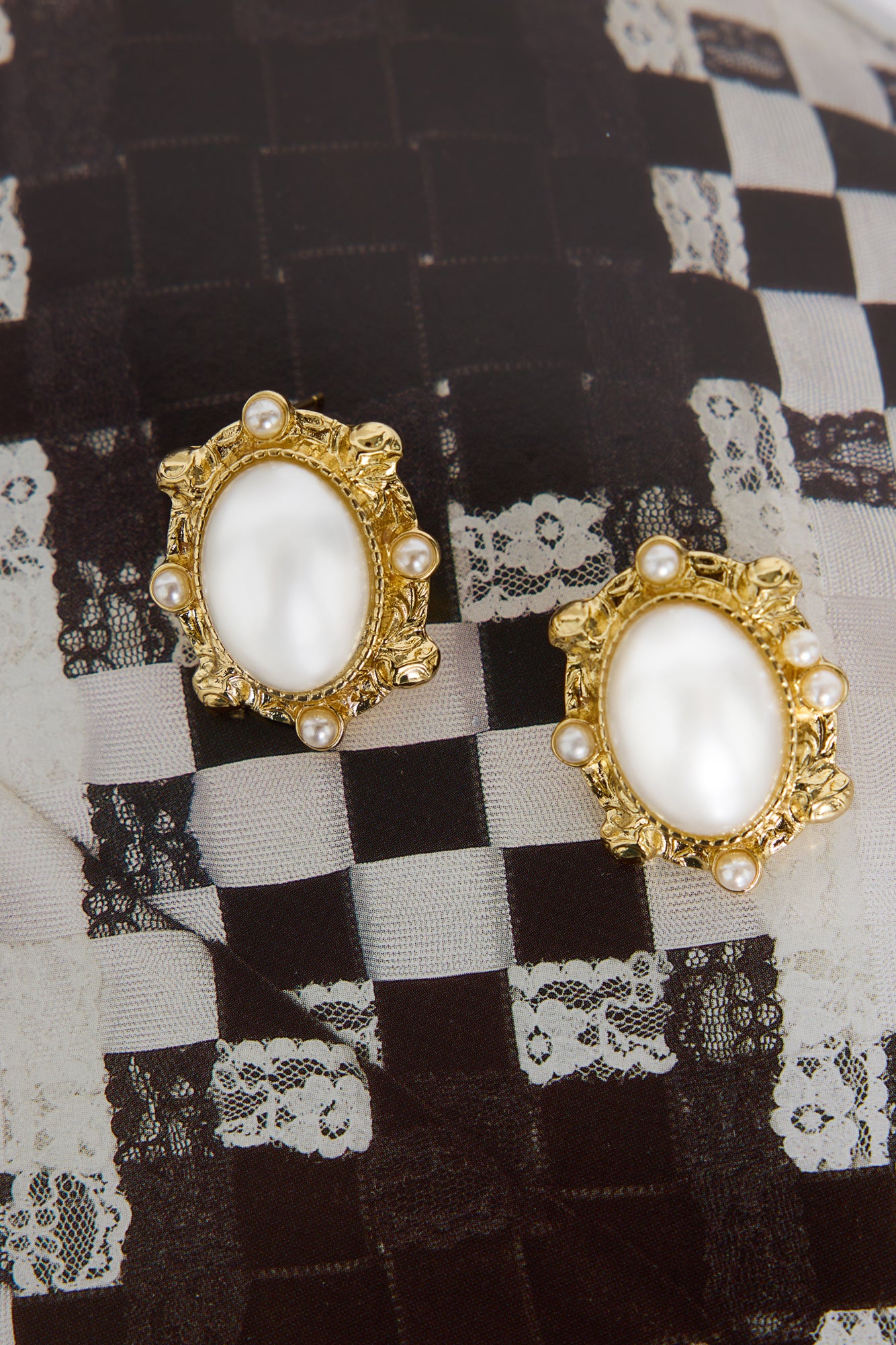 18k Gold Plated Mirror Pearls Earrings Gold