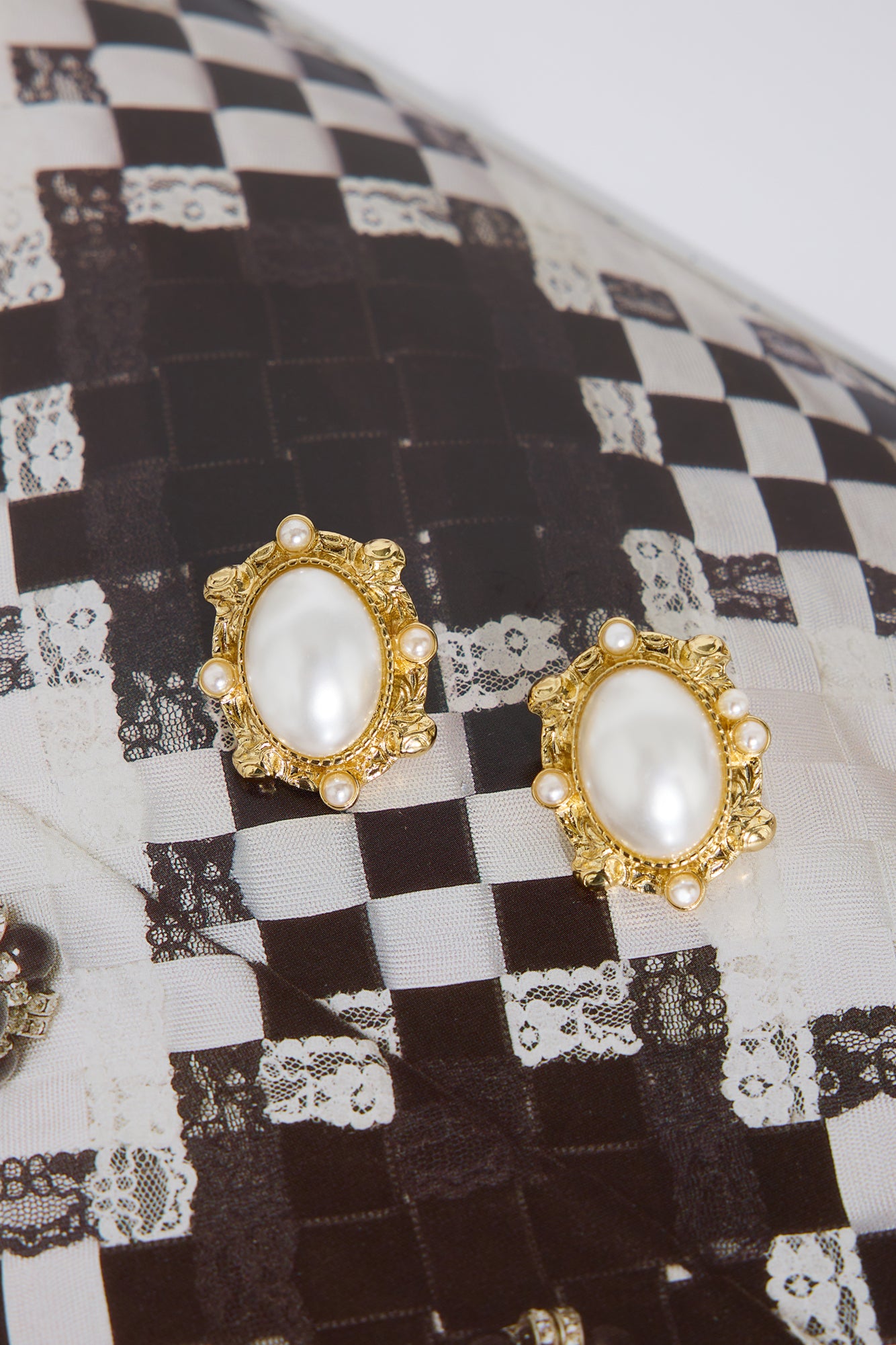 18k Gold Plated Mirror Pearls Earrings Gold