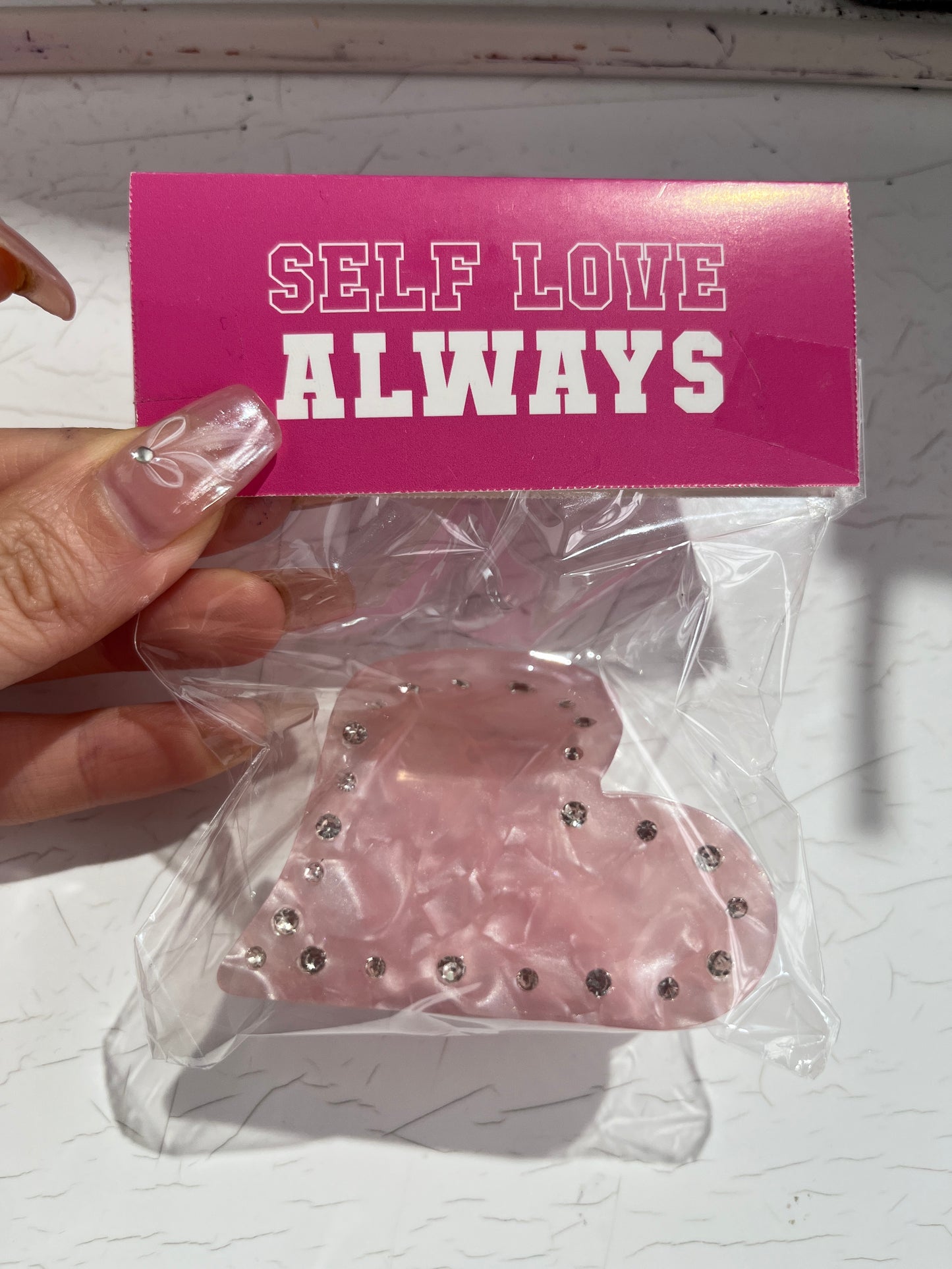 hellomolly self love claw clip pink