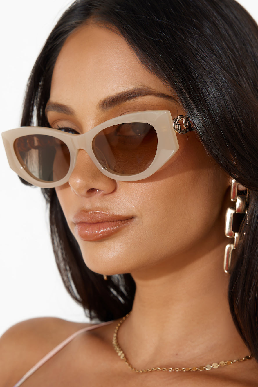 BANBE The Adriana Sunglasses Latte Latte Fade