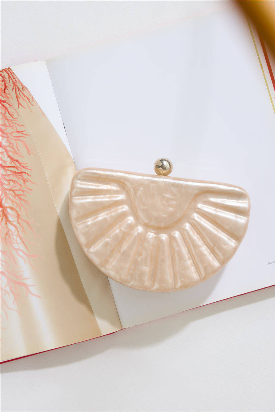 Shell Secret Clutch Beige Pearl