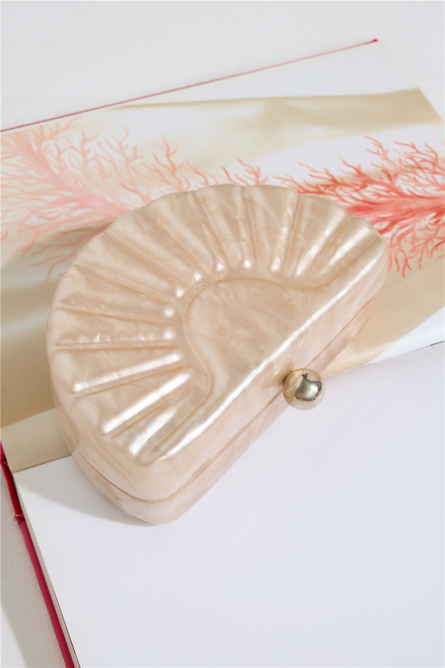 Shell Secret Clutch Beige Pearl