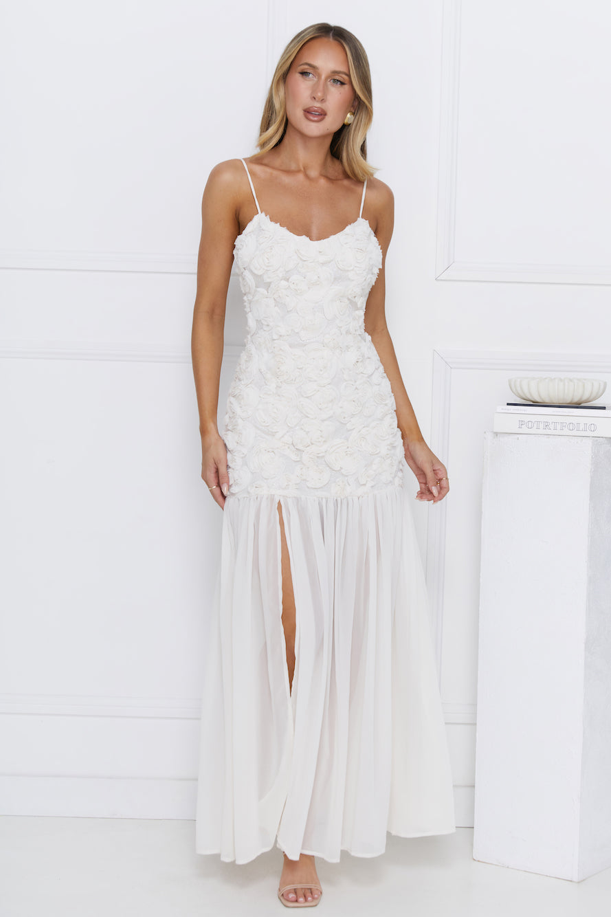Dreamer’s Delight Maxi Dress Cream