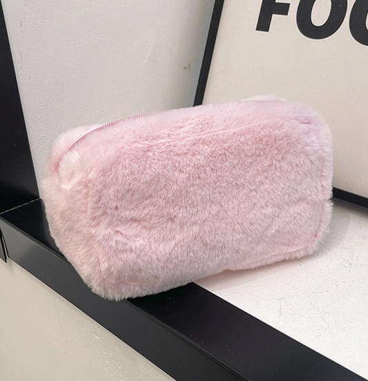 hellomollyfluffymakeupbag-pink